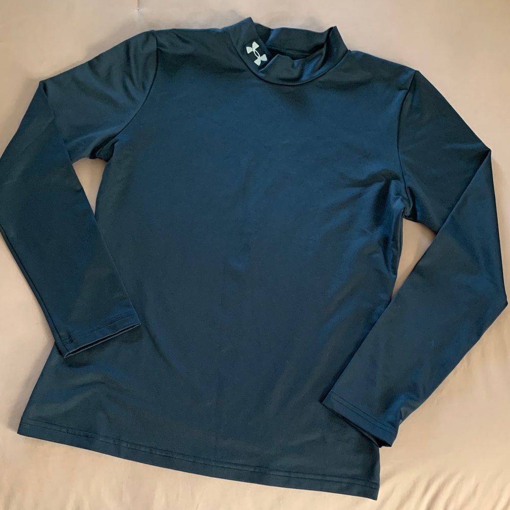 NWOT Under Armour Fitted Athletic Long Sleeve Performance Top